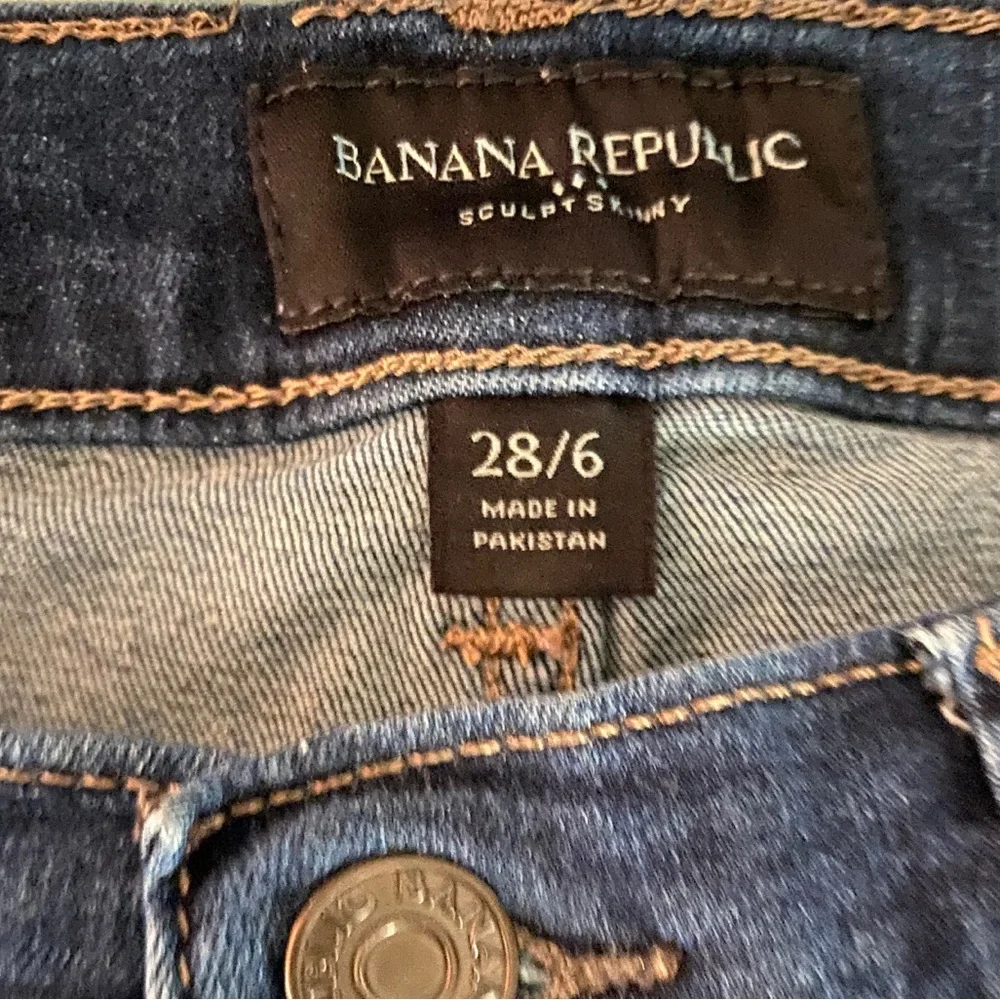 Banana Republic | Sculpt & Skinny Denim| Size 28/6 - Picture 3 of 3